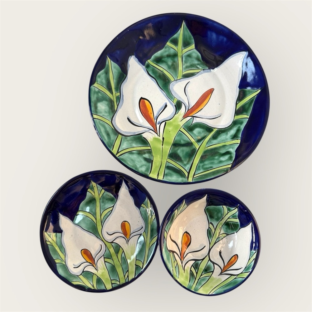Handcrafted Mexican signed Floral studio pottery Ceramic Plate Set Lily flower